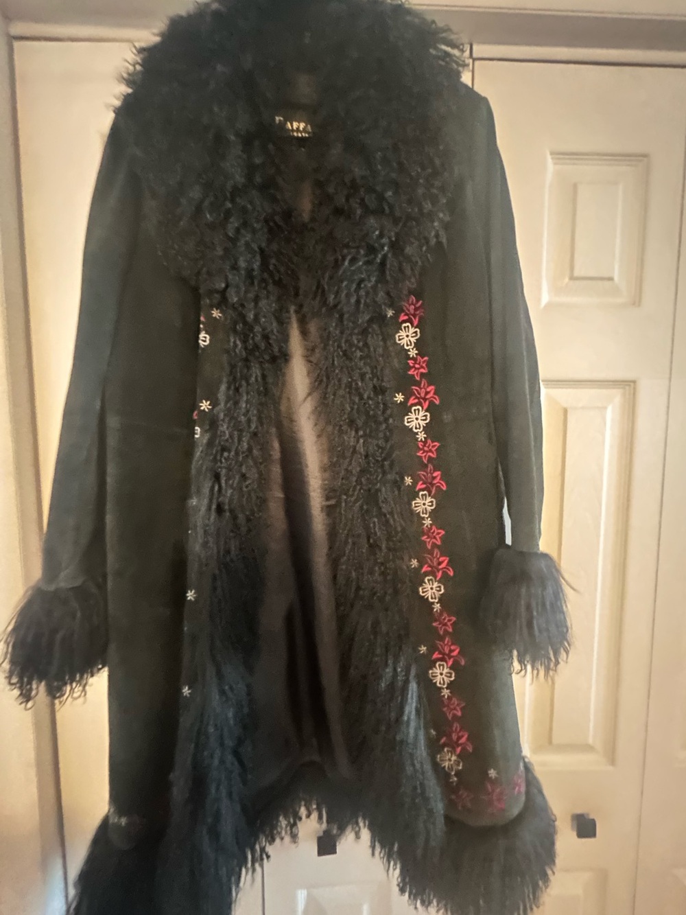 Vintage Black Embroidered Faux Fur Trim Coat suede